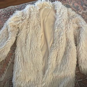 Cream shag girls coat…very soft😍